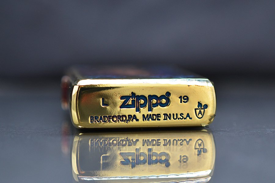 zippo-armor-dong-chay-khac-hinh-vo-tuong-zn316_4601