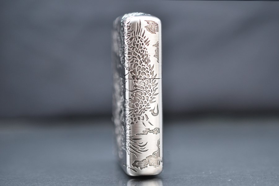 zippo-trang-hoa-van-rong-luon-3-mat-zn314_4583