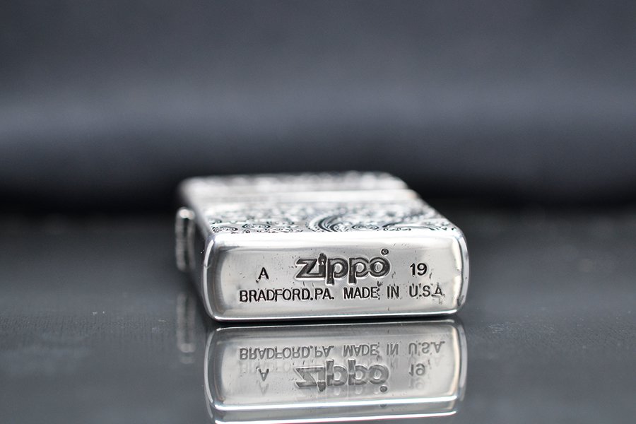 zippo-trang-khac-hoa-van-chim-dac-trung-hang-simon-carter-zn328_4977