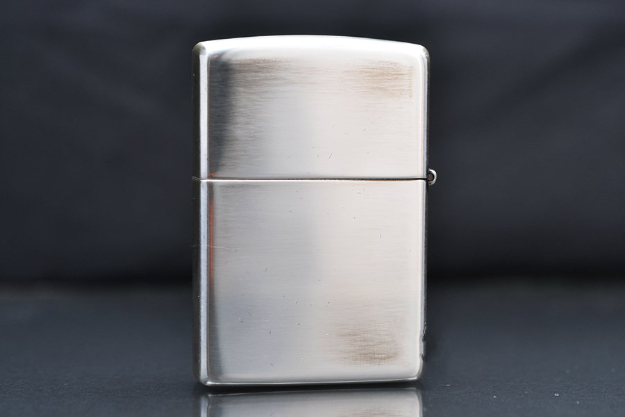 zippo-trang-op-emblem-chiec-khien-go-wooden-shield-zn313_4577