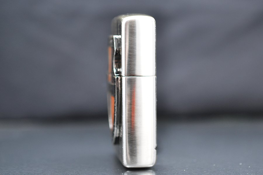 zippo-trang-op-emblem-chiec-khien-go-wooden-shield-zn313_4578