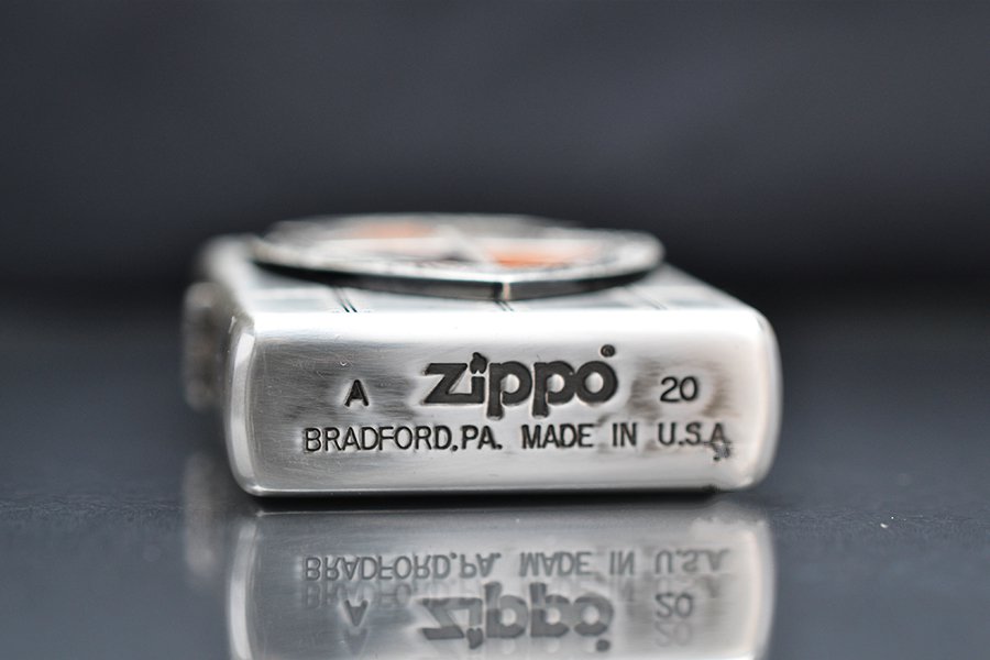 zippo-trang-op-emblem-chiec-khien-go-wooden-shield-zn313_4580