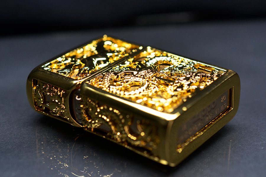 zippo-boc-vang-khac-phu-dieu-long-ma-zn382_12185
