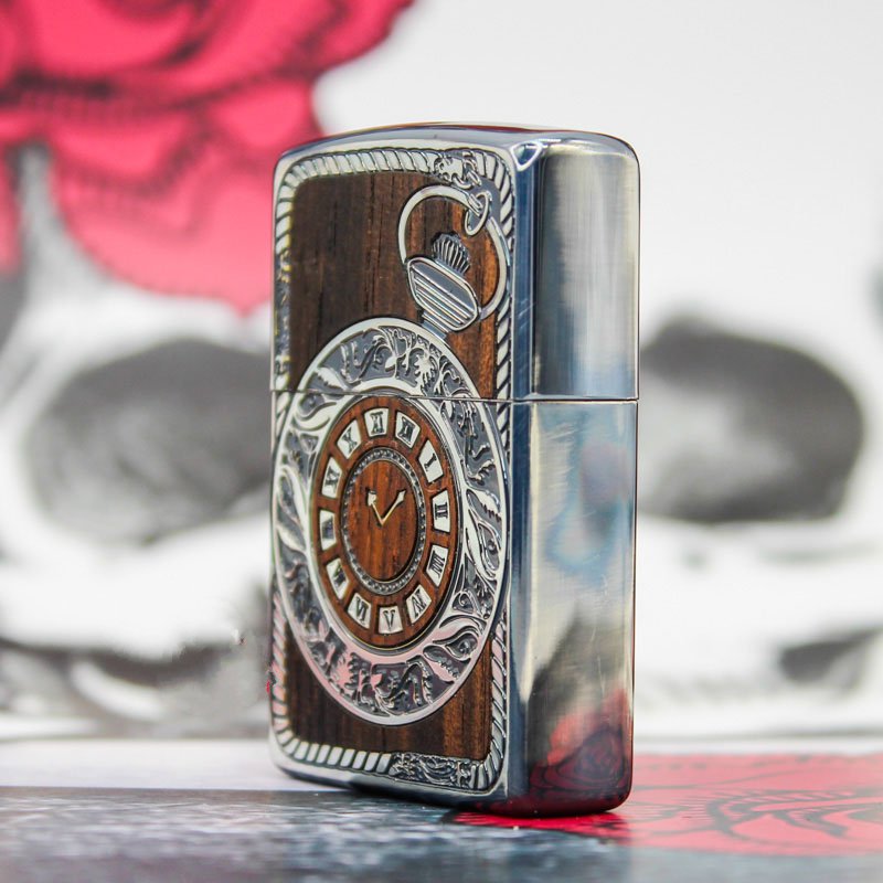 zippo-dep-hinh-dong-ho-op-go