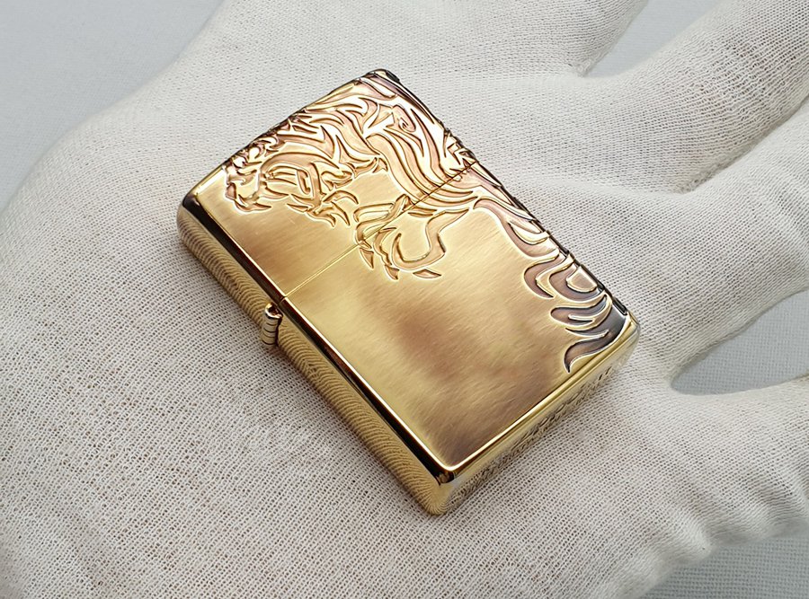 zippo-dong-chay-dep