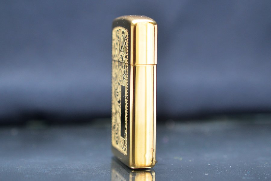 Tìm mua bật lửa Mỹ chính hãng Zippo Slim Hoa Văn Venetian Vàng Z156