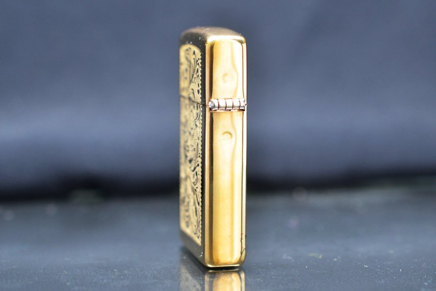 Tìm mua bật lửa Mỹ chính hãng Zippo Slim Hoa Văn Venetian Vàng Z156