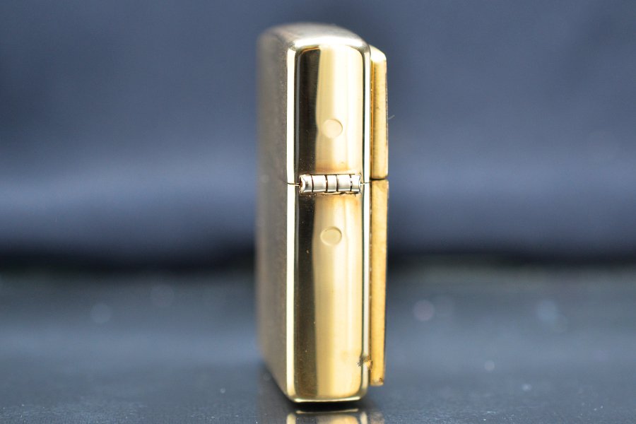 Tìm mua bật lửa chính hãng Zippo Ốp Emblem Hoa Văn Nổi Z272